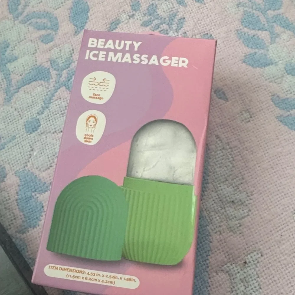 NWT Beauty Lot - 12 pc Lip and Eye Mask Set - Lip Mask & Ice Massager